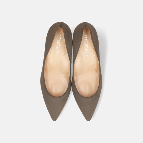 2025AW：iCoN COLORS：ポインテッドトゥ スエード パンプス（C76532）グレージュS/mamian（マミアン）